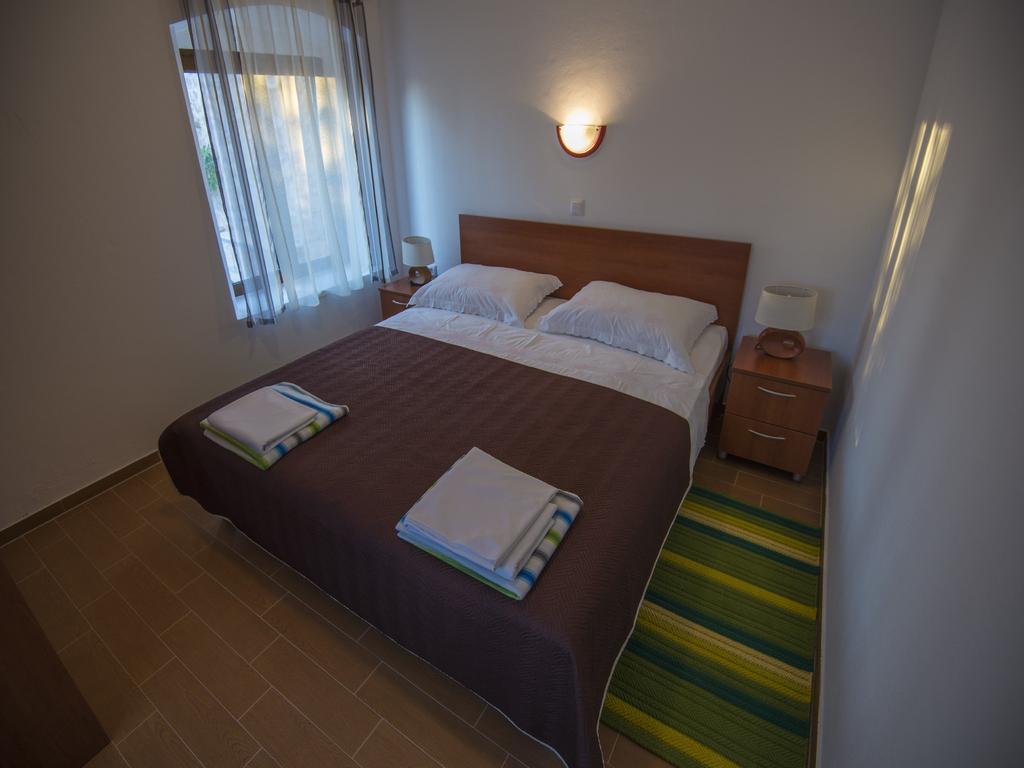 Apartments Punta Starigrad Exterior photo
